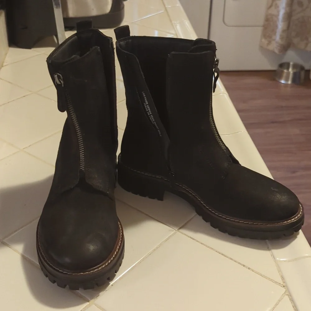 Boots - Picture 2 of 3